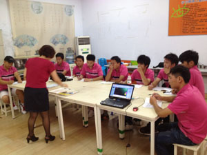 對某機構進行感統師資培訓